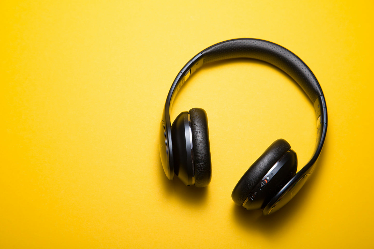Here is a long, premium product description template for high-end over-ear headphones. It is structured to highlight sound quality, comfort, and advanced features like Hybrid Active Noise Cancellation